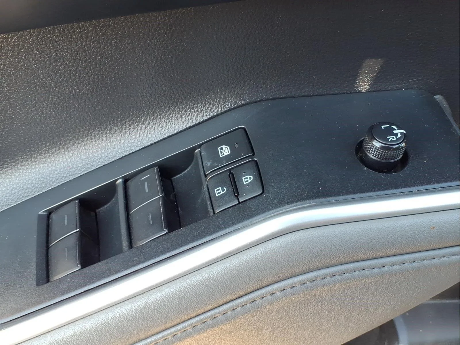 Used 2022 Magnetic Gray Metallic TOYOTA SUV image 19