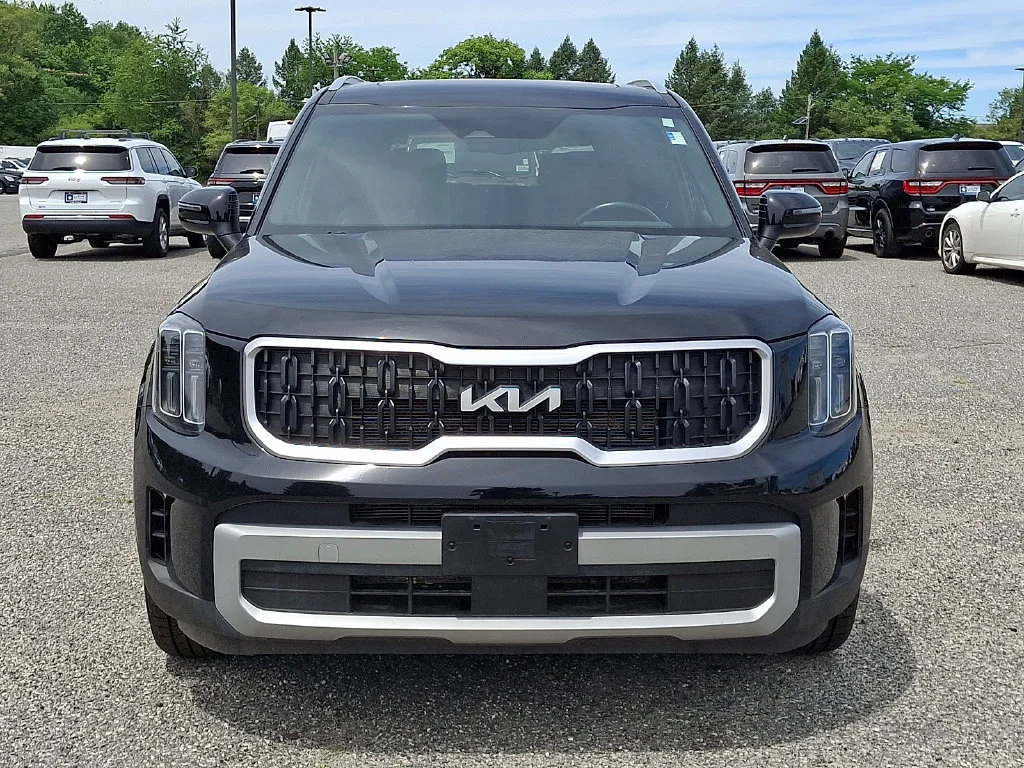Used 2023 Ebony Black Kia EX image 4