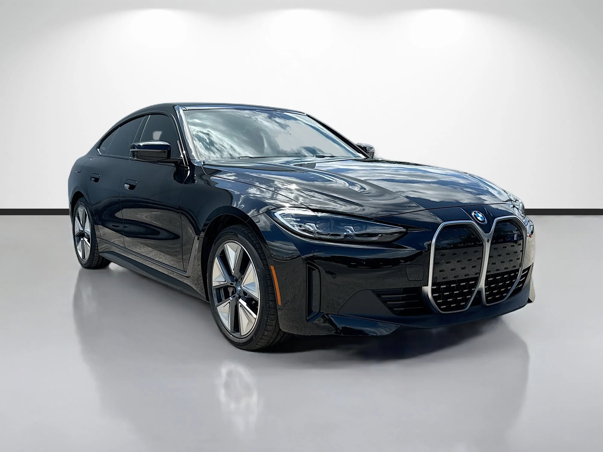 2023 BMW i4 eDrive35's photo
