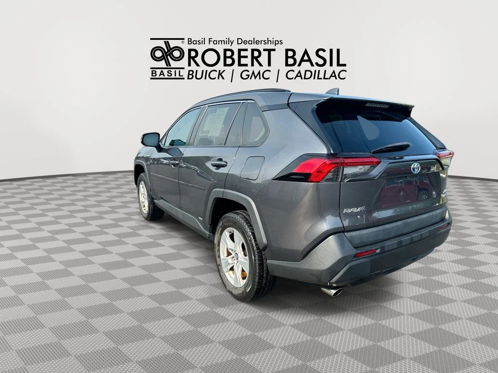 Used 2019 Gray Toyota XLE image 6
