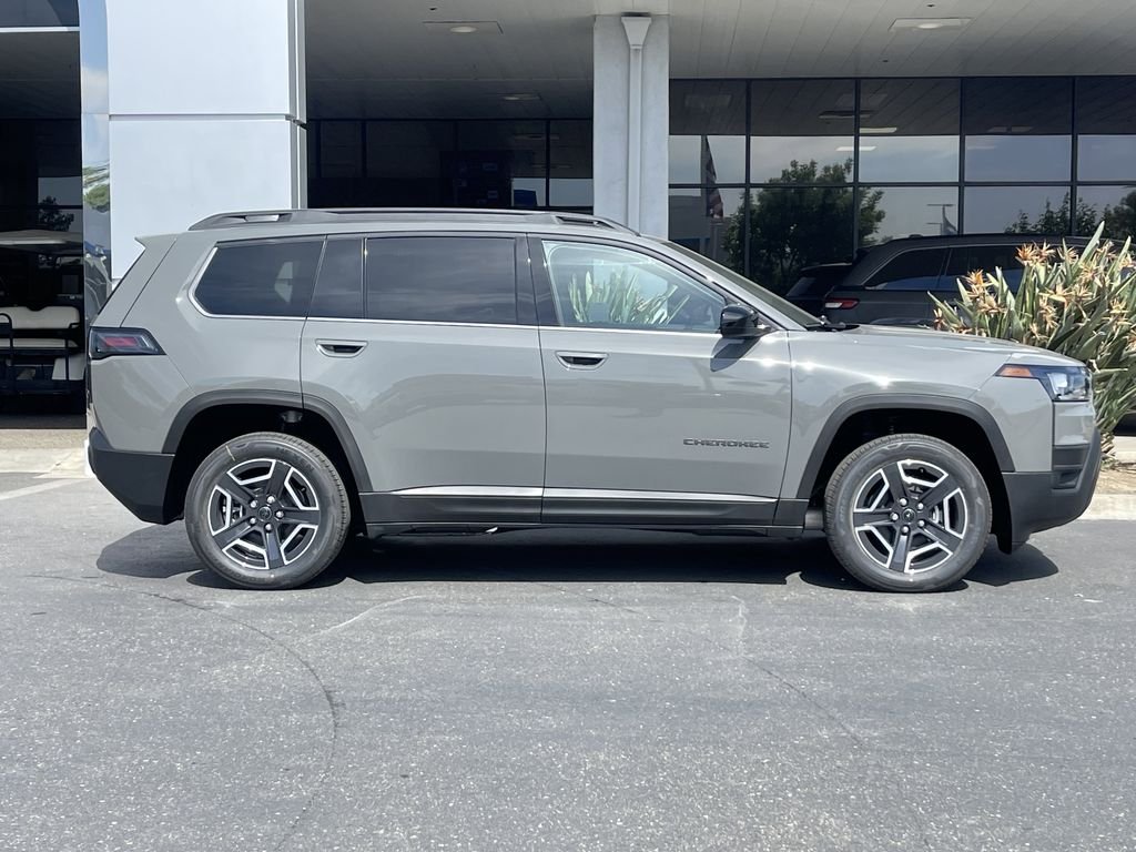 New 2026 Sting-Gray Clear-Coat Exterior Paint Jeep Laredo image 3