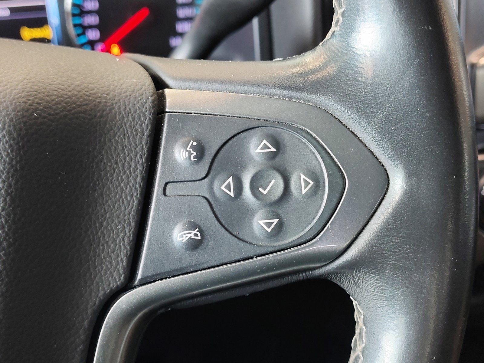 Used 2015 Deep Ruby Metallic Chevrolet LT image 16