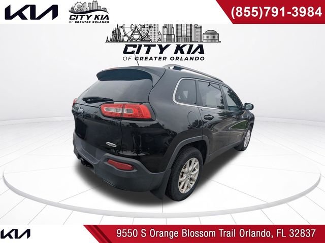 Used 2018 Black Jeep Latitude image 6