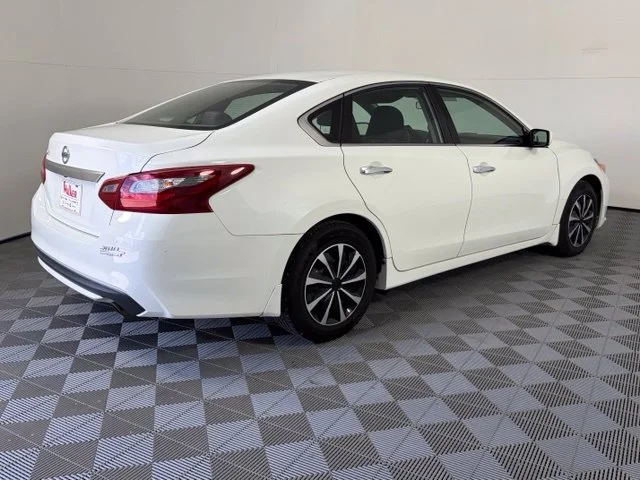 Used 2018 White Nissan 2.5 S image 2
