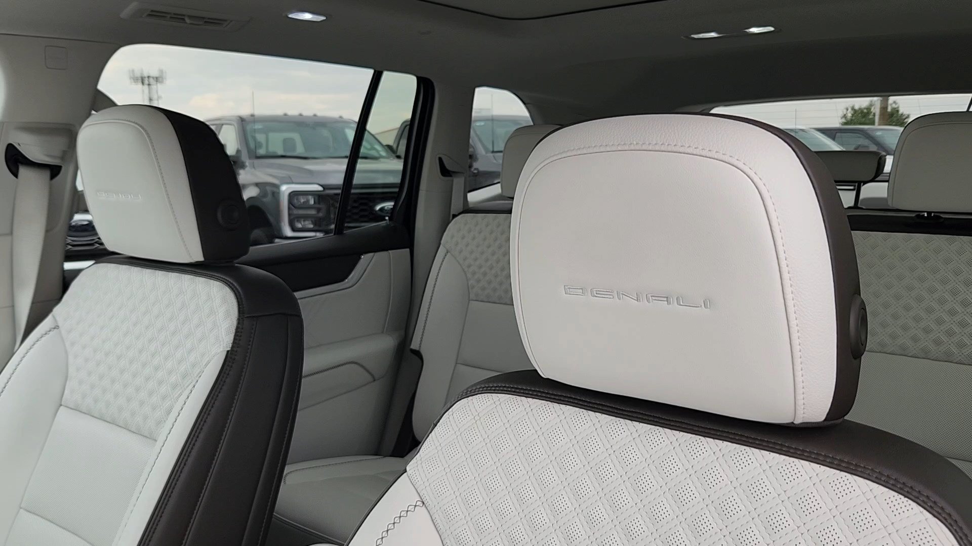Used 2024 Purple GMC AWD Denali image 10