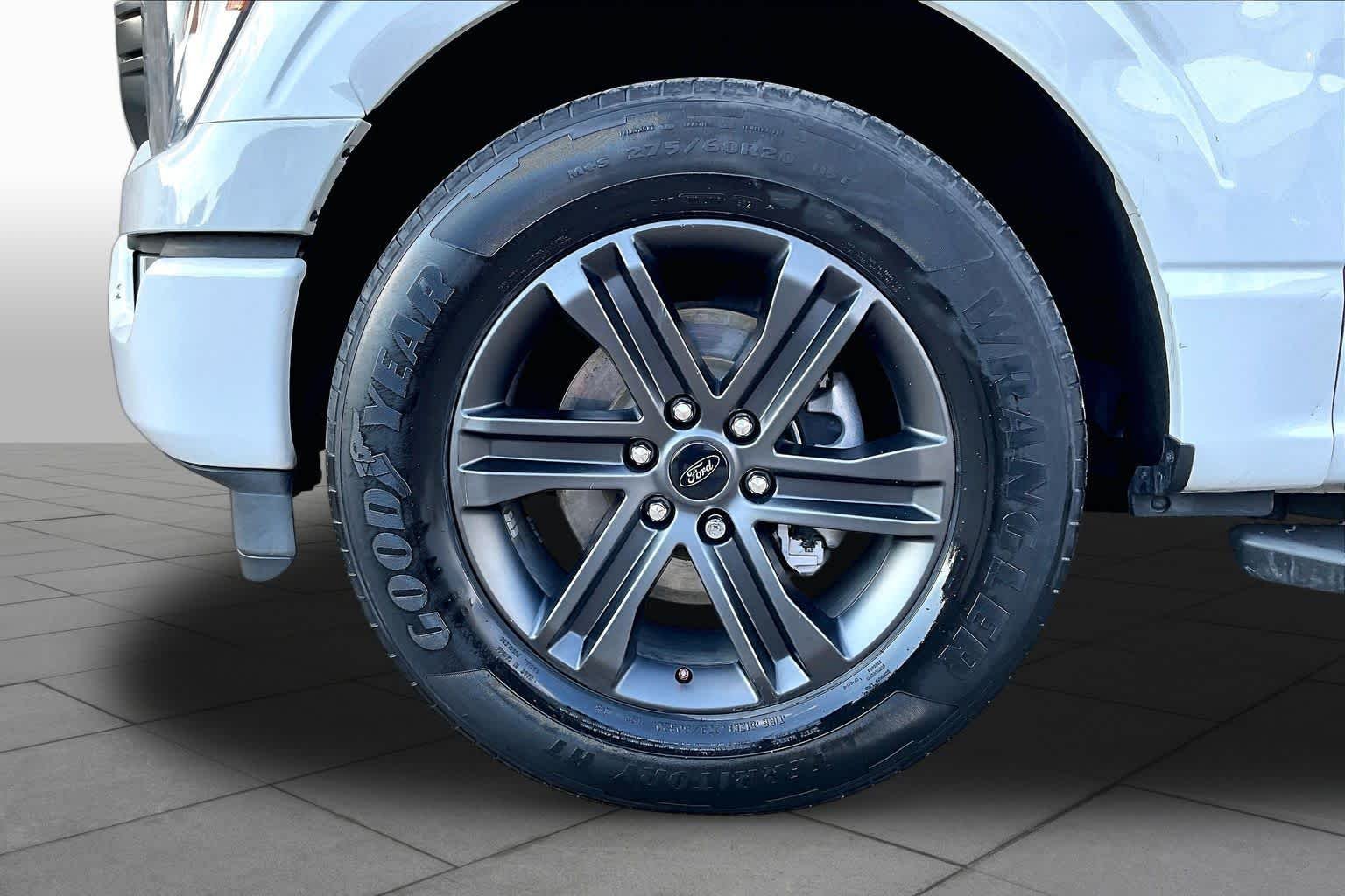 Used 2022 Oxford White Ford XLT image 13