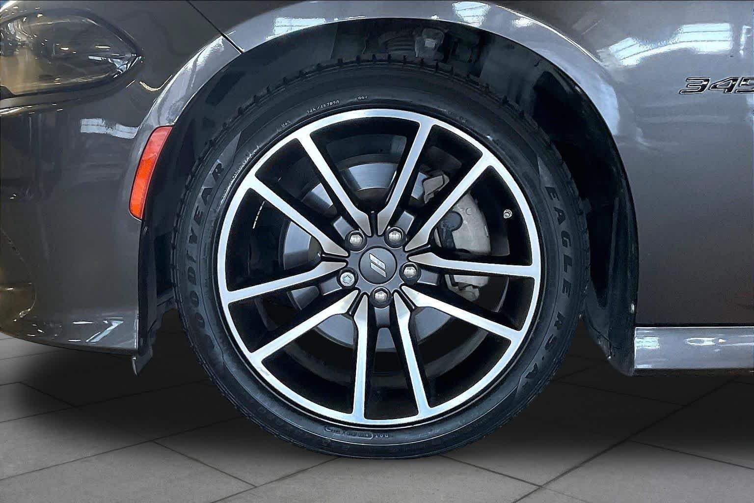 Used 2023 Granite Pearlcoat Dodge R/T image 10