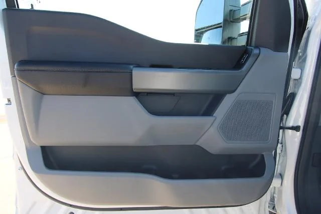 New 2026 Oxford White Ford F-350® XL image 33