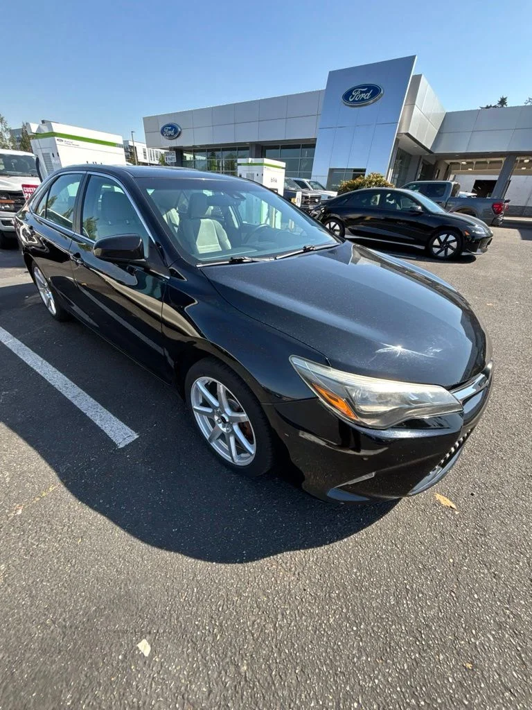 Used 2015 Attitude Black Toyota XSE V6 image 1