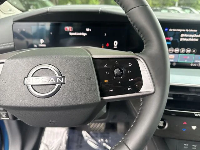 Used 2026 Blue Nissan SL image 18