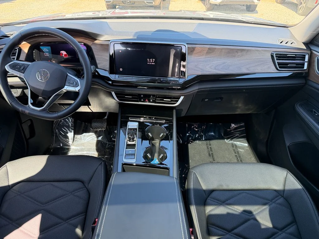 New 2026 Pure Gray Volkswagen 2.0T SE w/Technology image 27