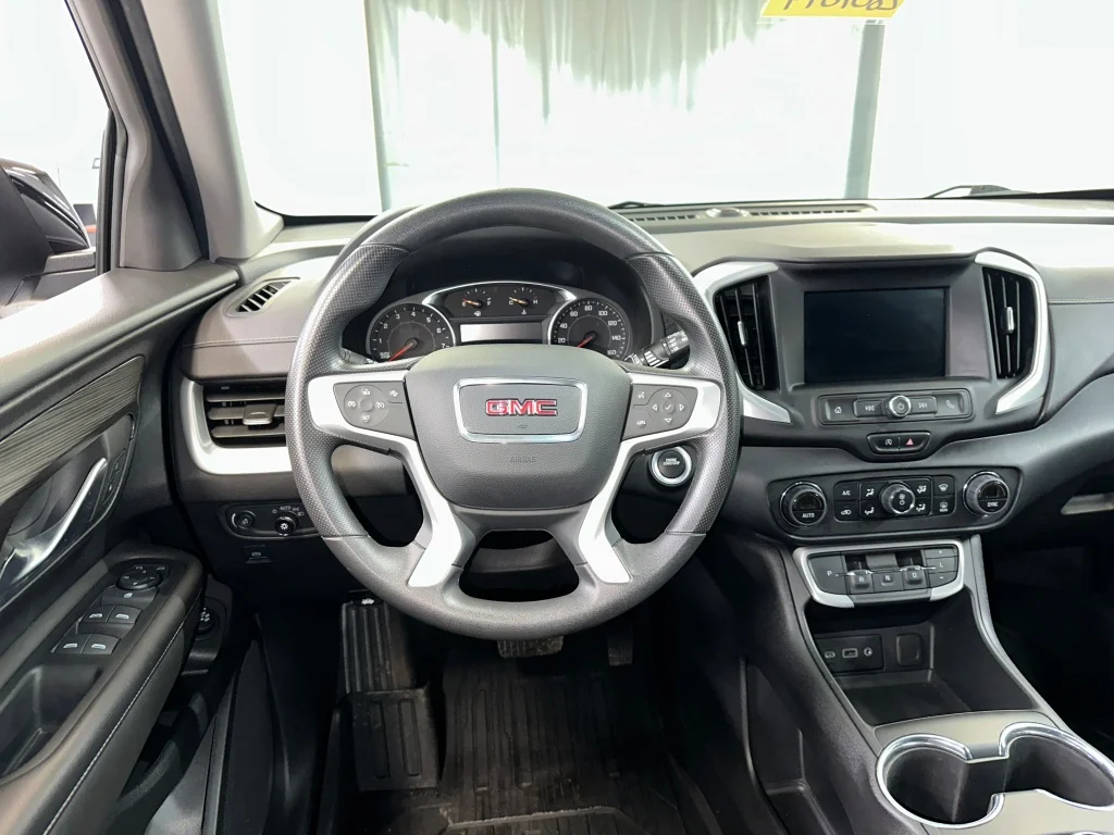Used 2023 Sterling Metallic GMC SLE image 3