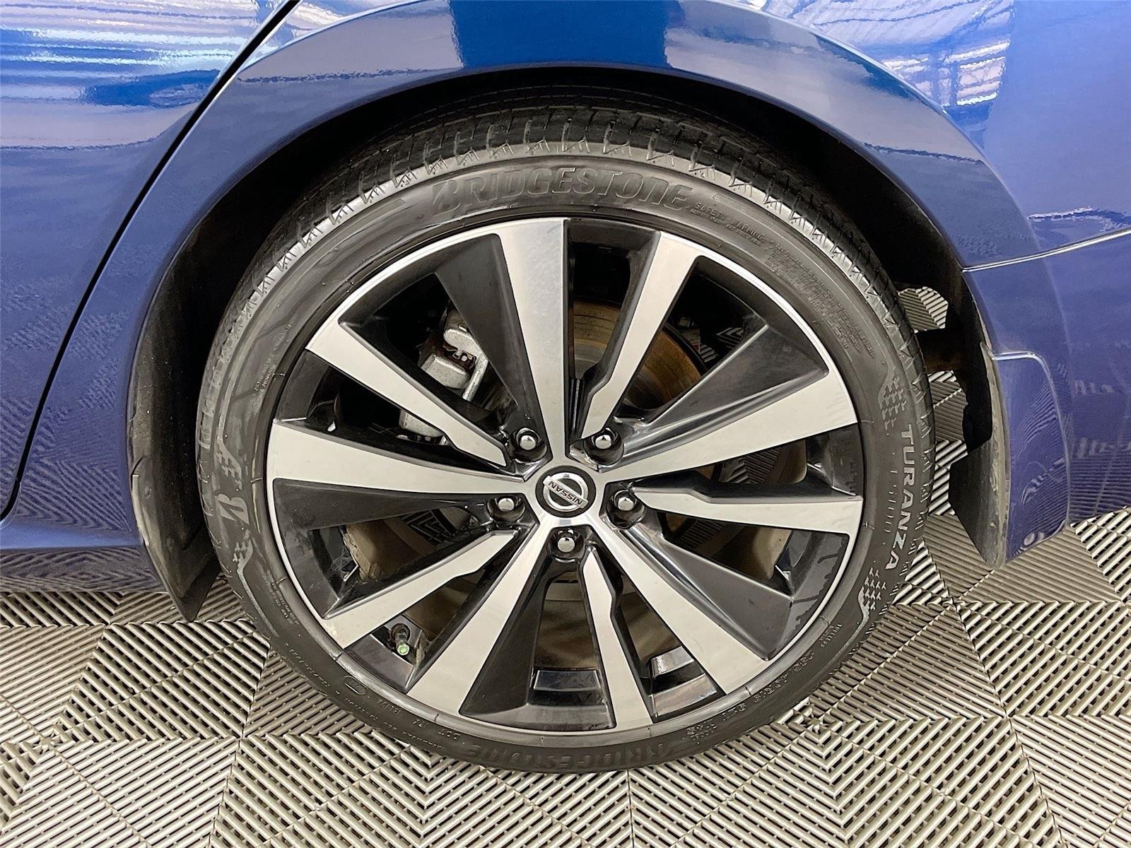Used 2022 Deep Blue Pearl Nissan 2.5 SR image 31