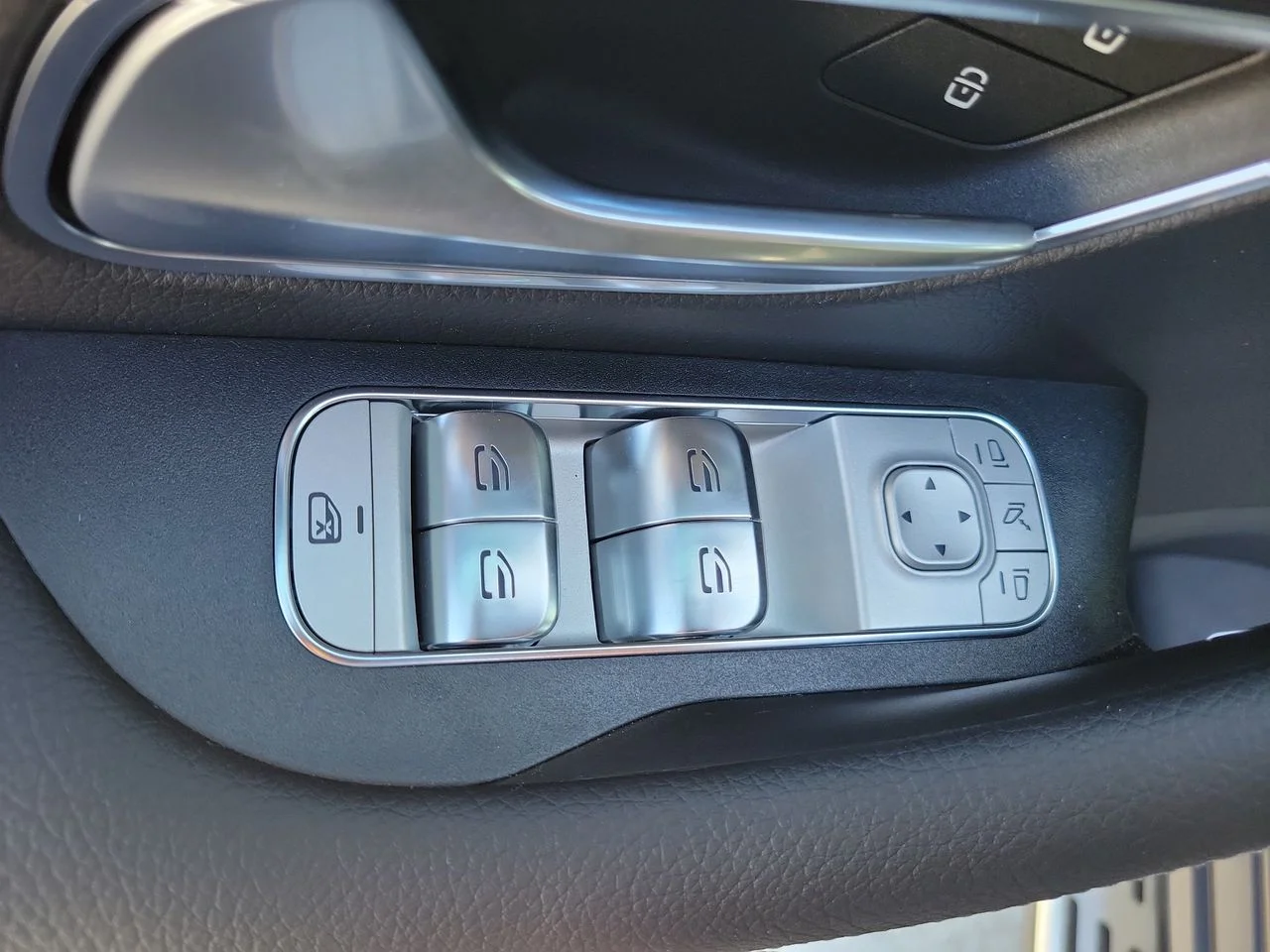 New 2026 Selenite Grey Metallic Mercedes-Benz GLS 580 image 22