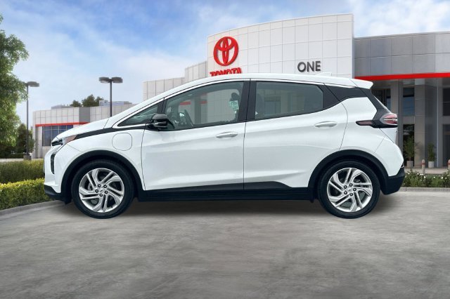 Used 2023 White Chevrolet 1LT image 8