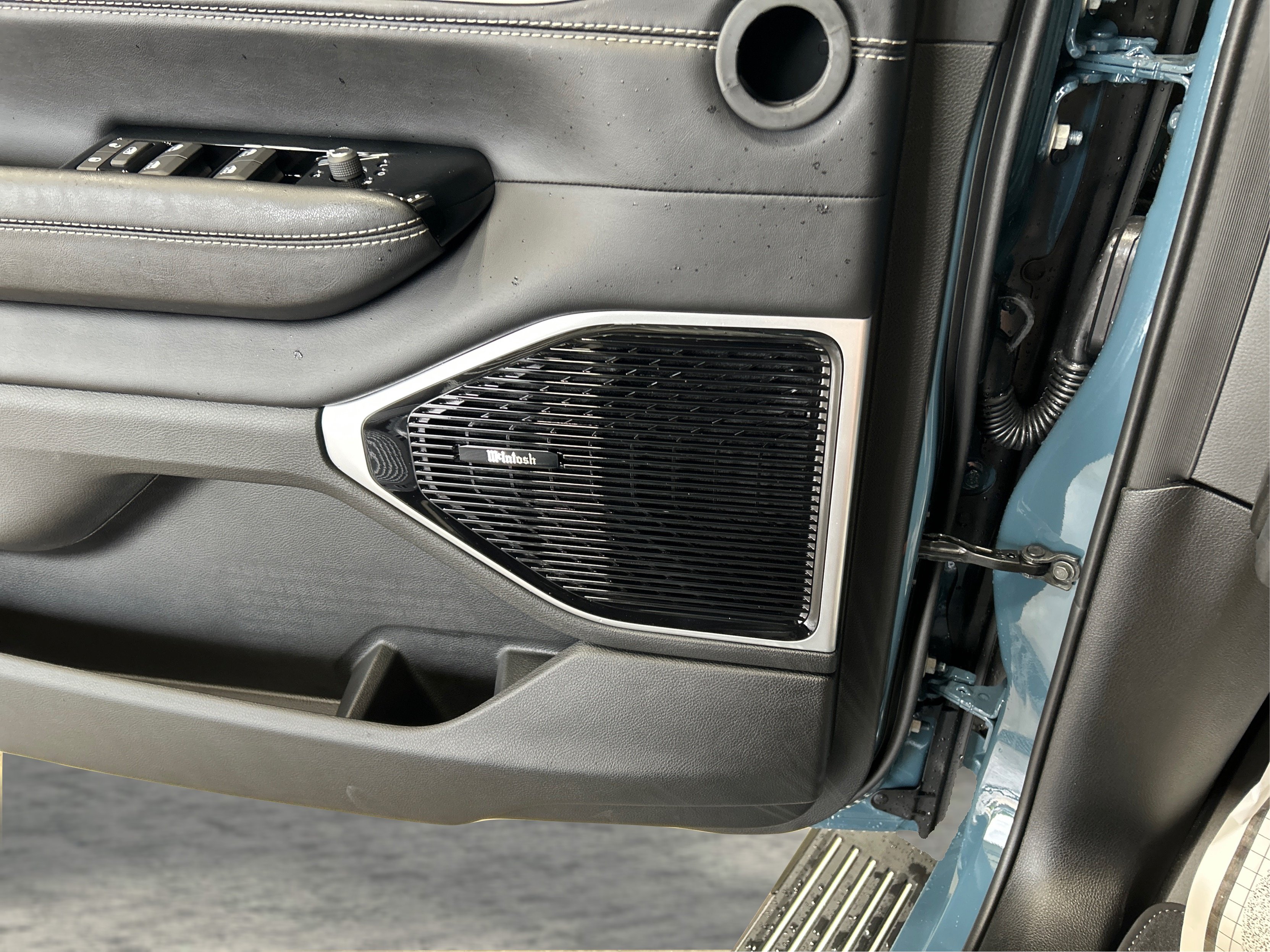 New 2026 Steel Blue Exterior Paint Jeep Limited Reserve image 29