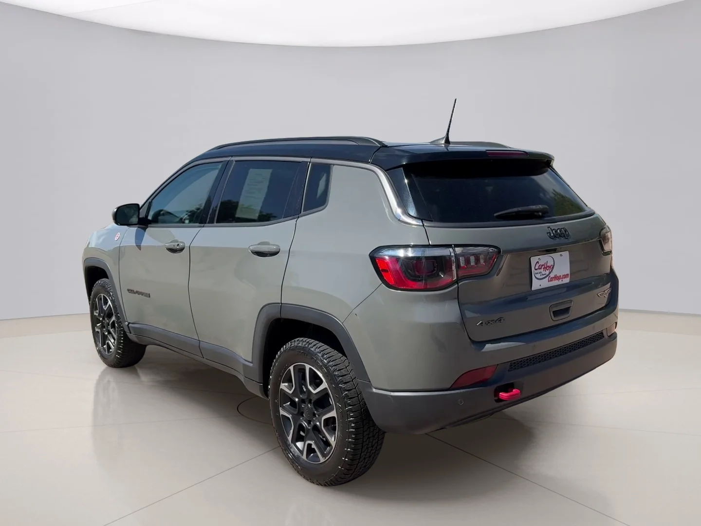 Used 2021 Gray Jeep TRAILHAWK image 3