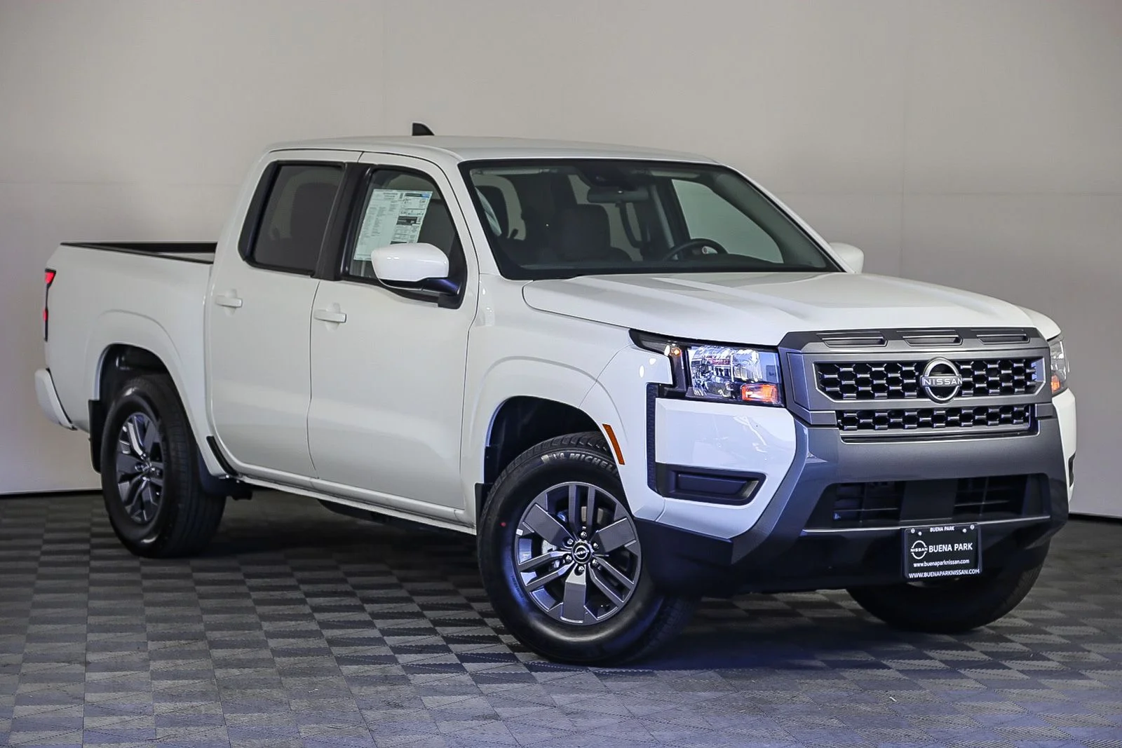 2025 Nissan Frontier SV Crew Cab 4X2 SWB's photo