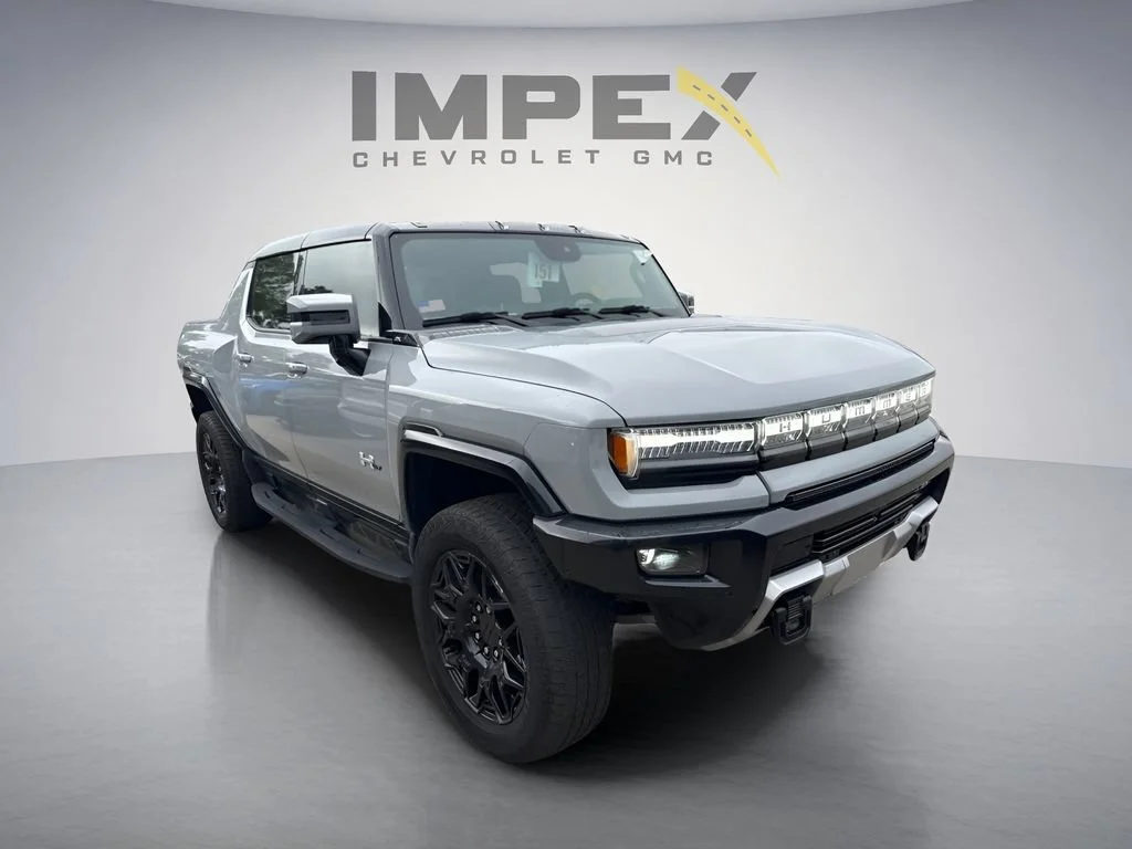 Used 2025 Meteorite Metallic (Grey) GMC 2X image 7