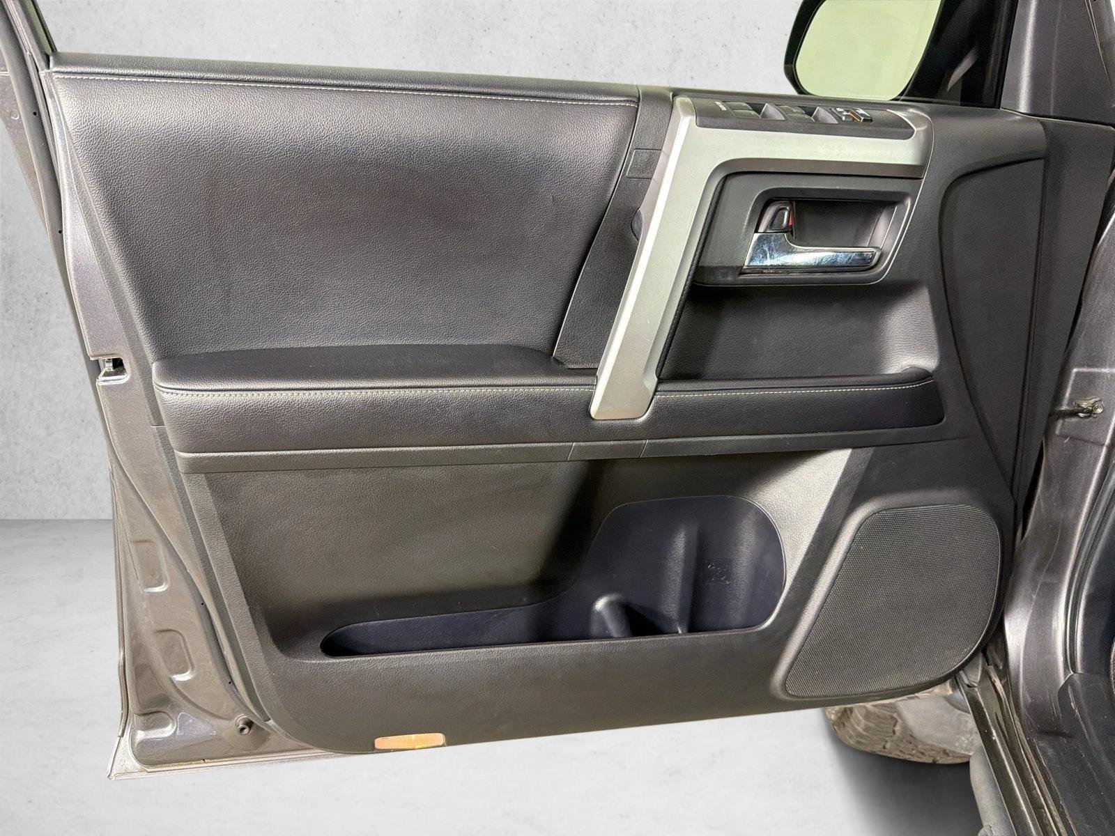 Used 2018 Magnetic Gray Metallic Toyota SR5 image 10