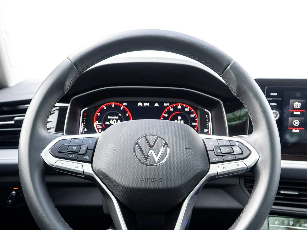 Used 2025 Opal White Pearl Volkswagen 1.5T SEL image 23