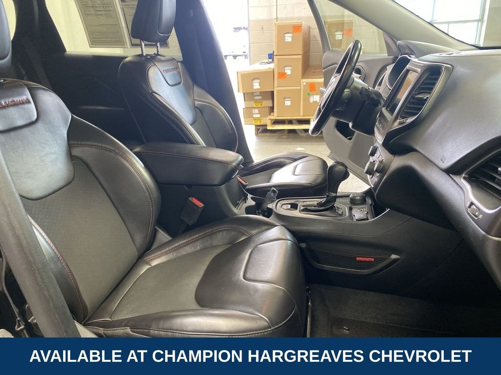 Used 2021 Diamond Black Jeep Trailhawk image 36