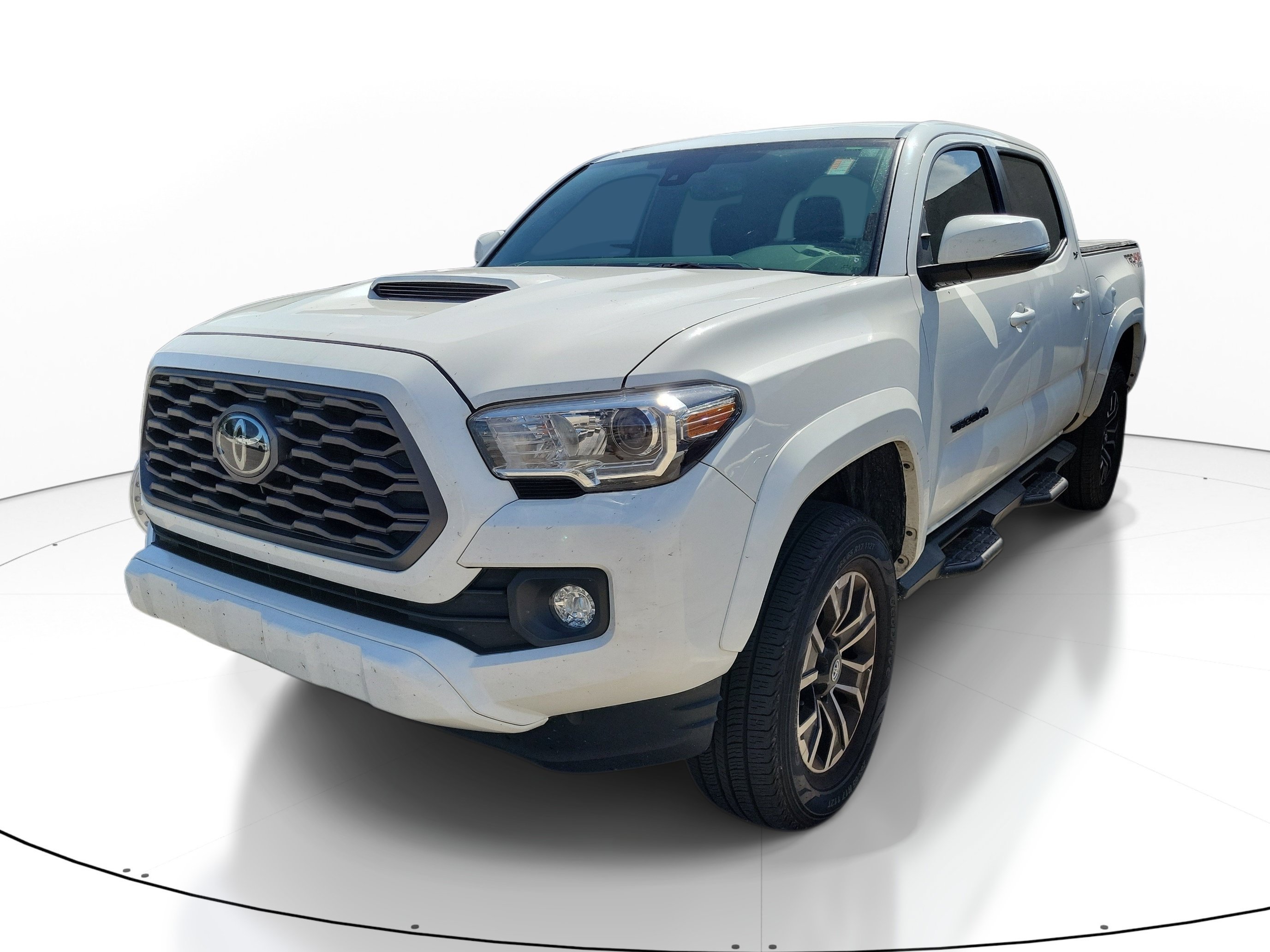 Used 2022 White Toyota SR image 3