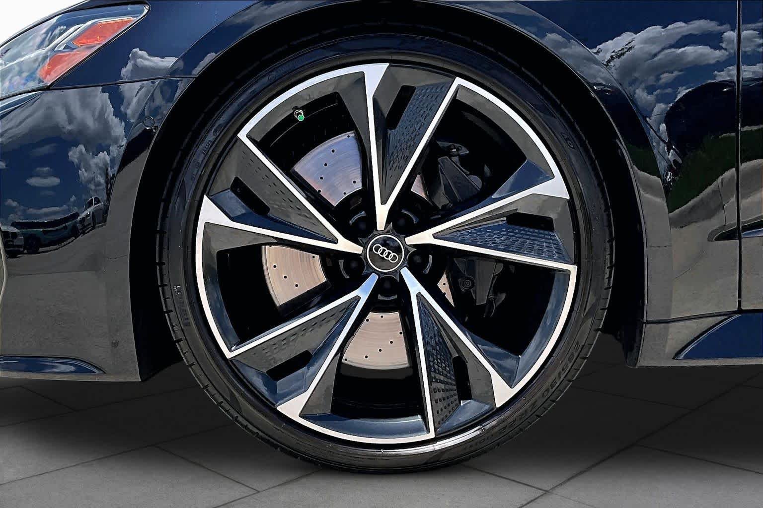 Used 2022 Sebring Black Crystal Effect Audi  image 10