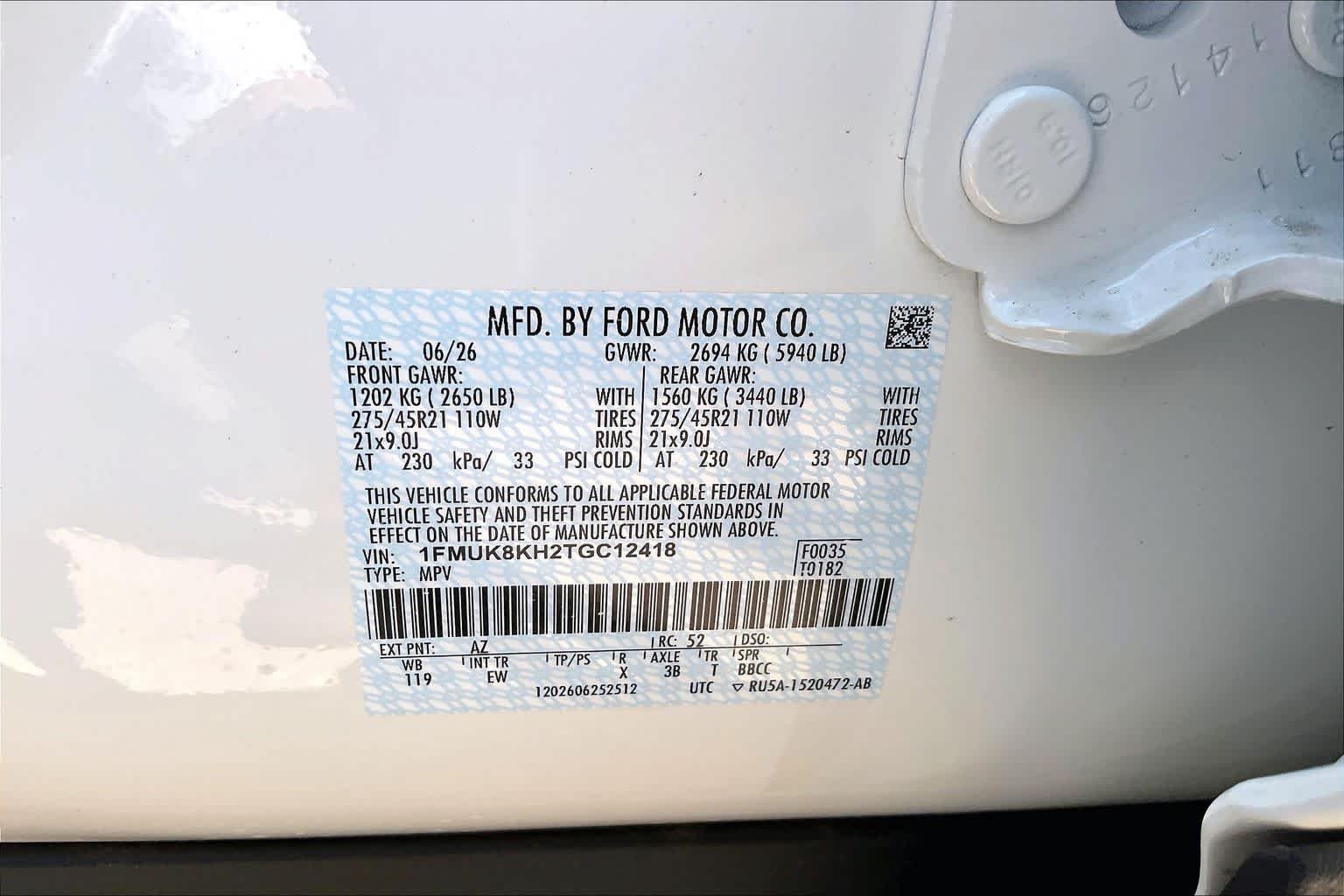 New 2026 Star White Metallic Tri-Coat Ford ST-Line image 21