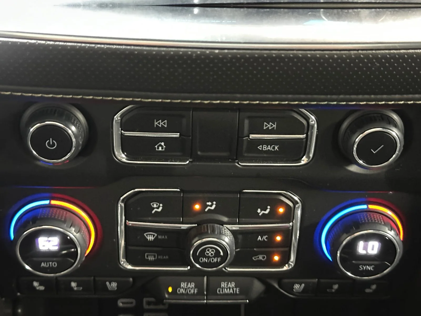 Used 2023 Black Chevrolet Premier image 17