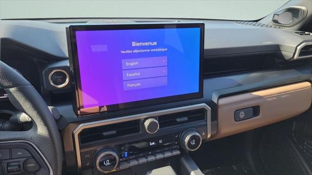 Certified Used 2026 WIND CHILL PEARL Toyota  image 36