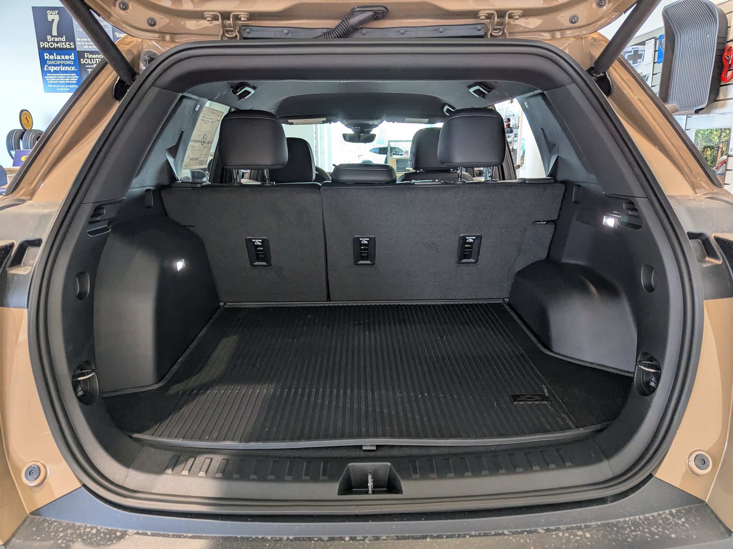 2027 Chevrolet Equinox LT - Photo 22