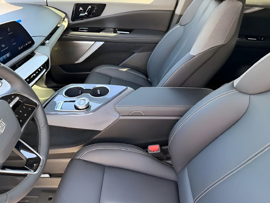 2027 Cadillac OPTIQ Sport - Photo 9