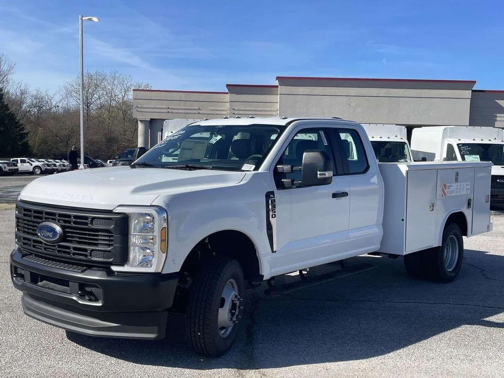 New 2025 White Ford XL image 7