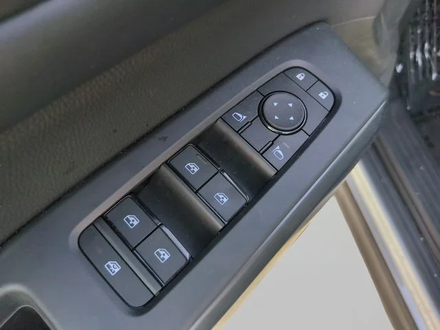 New 2026 Boulder Gray Pearl / Super Black Two-tone Nissan Rock Creek® image 16