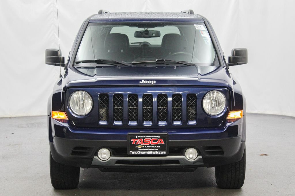 Used 2017 Blue Jeep Latitude image 4