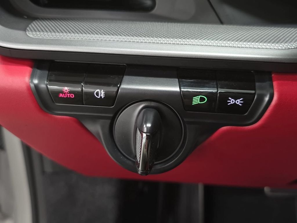 Used 2021  Porsche Targa 4S image 22