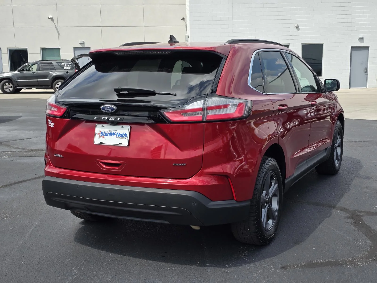 Used 2022 Red Ford SEL image 7