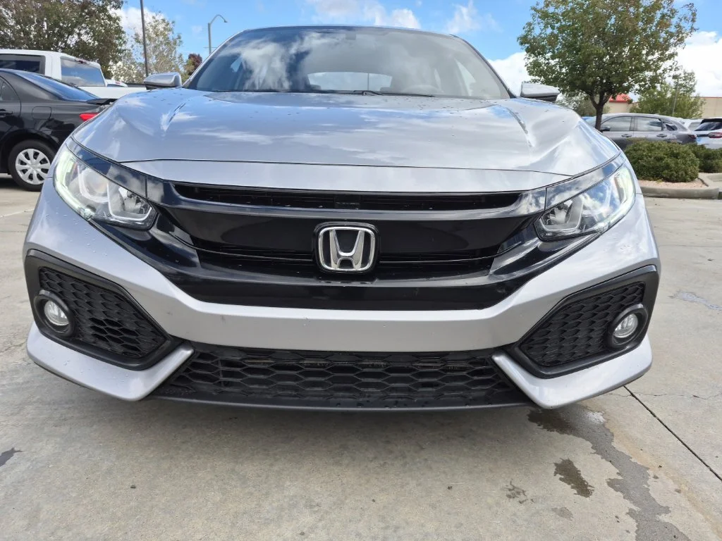 Used 2018 Silver Honda EX image 9