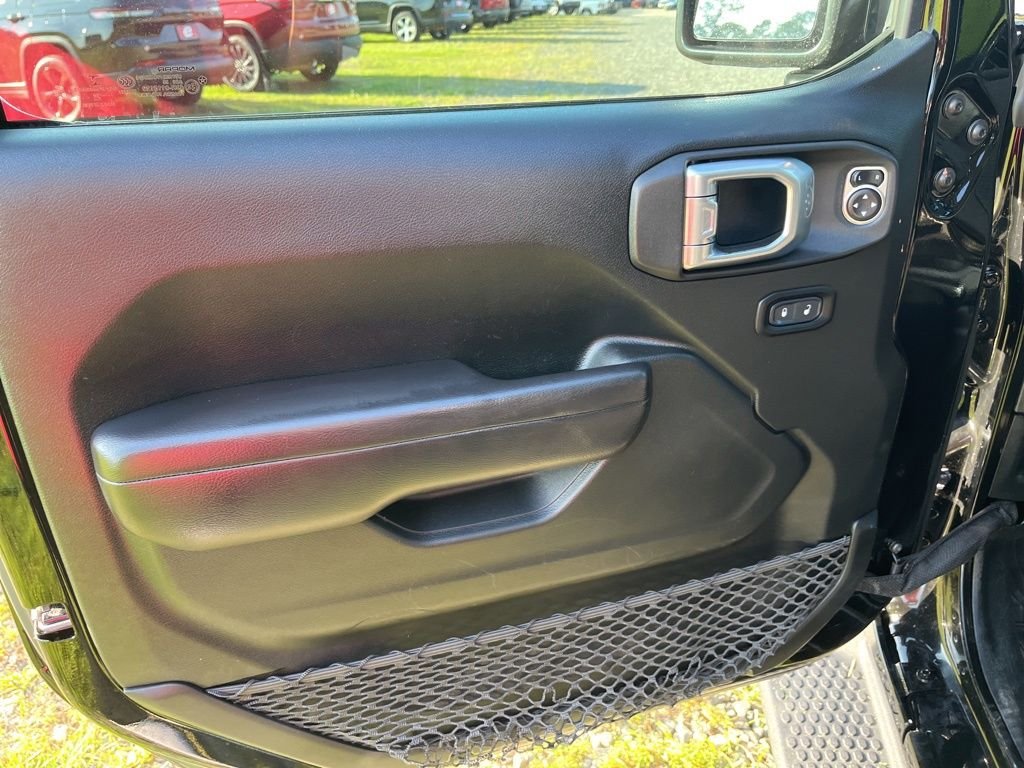 Used 2020 Black Jeep Sport image 11