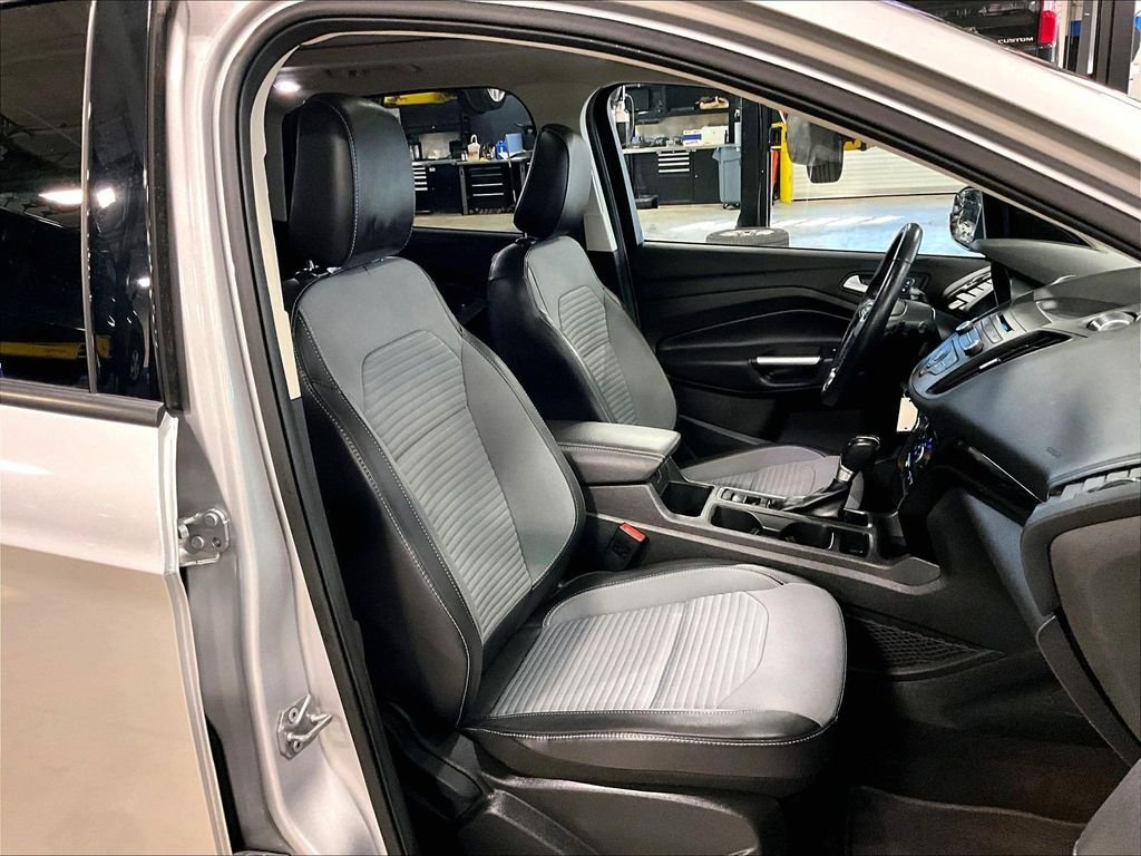 Used 2018 Silver Ford SE image 11
