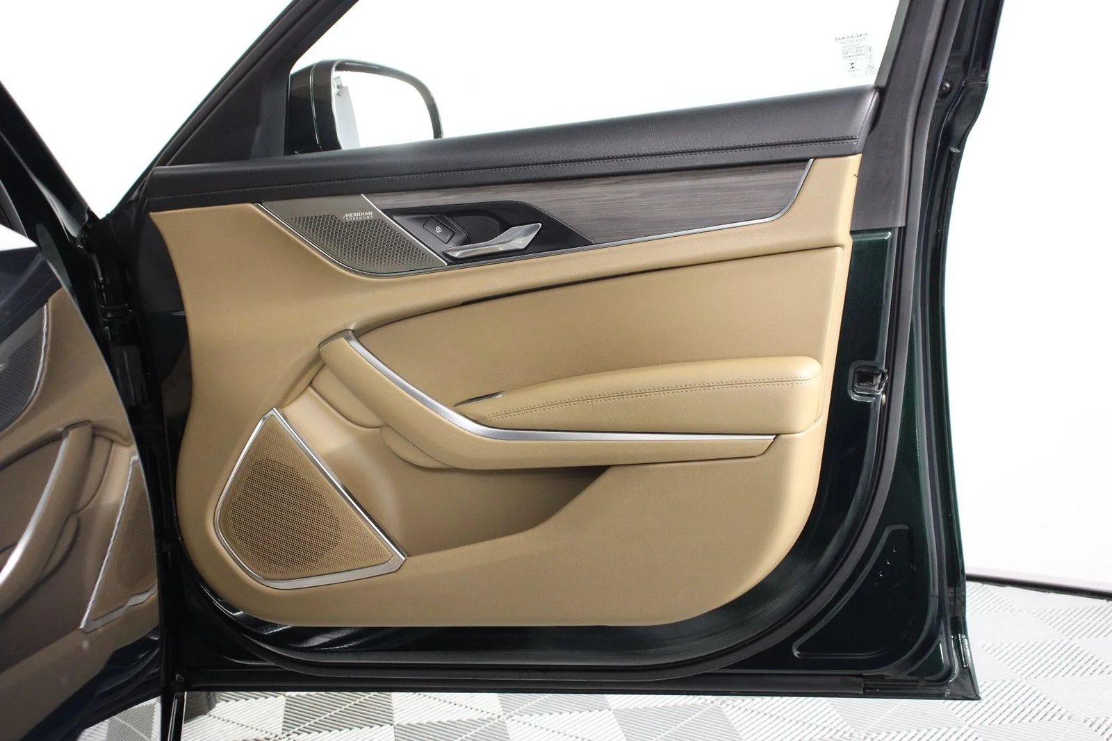 Used 2023 British Racing Green Metallic Jaguar SE image 21
