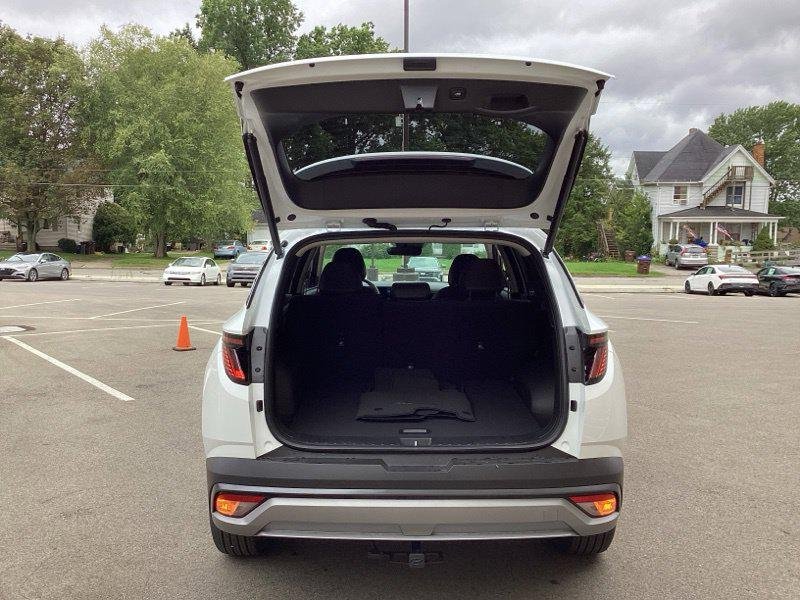 New 2026 White Hyundai SEL Convenience image 15