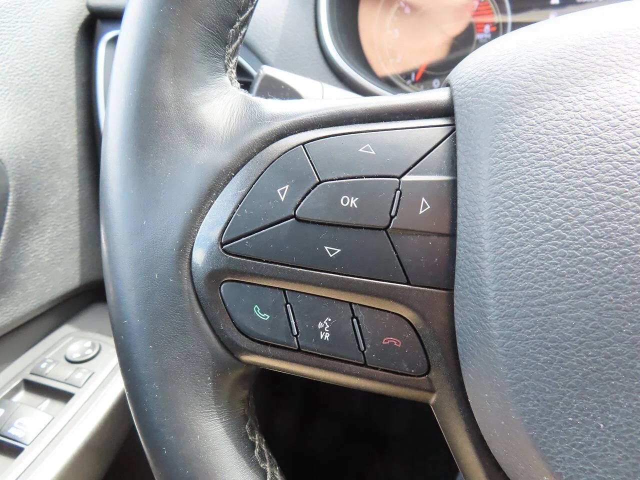 Used 2021 Light Brownstone Pearl Coat Jeep Trailhawk 4x4 4dr SUV image 14