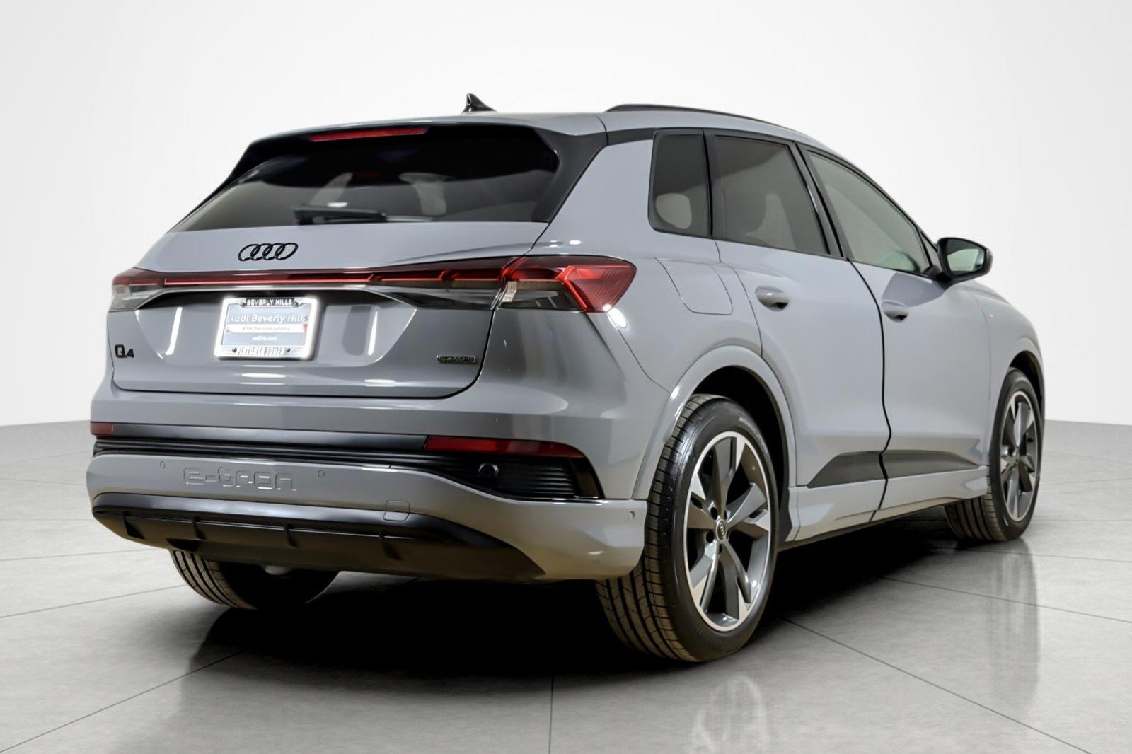 Used 2024 Pebble Gray Audi Premium Plus 55 quattro image 5