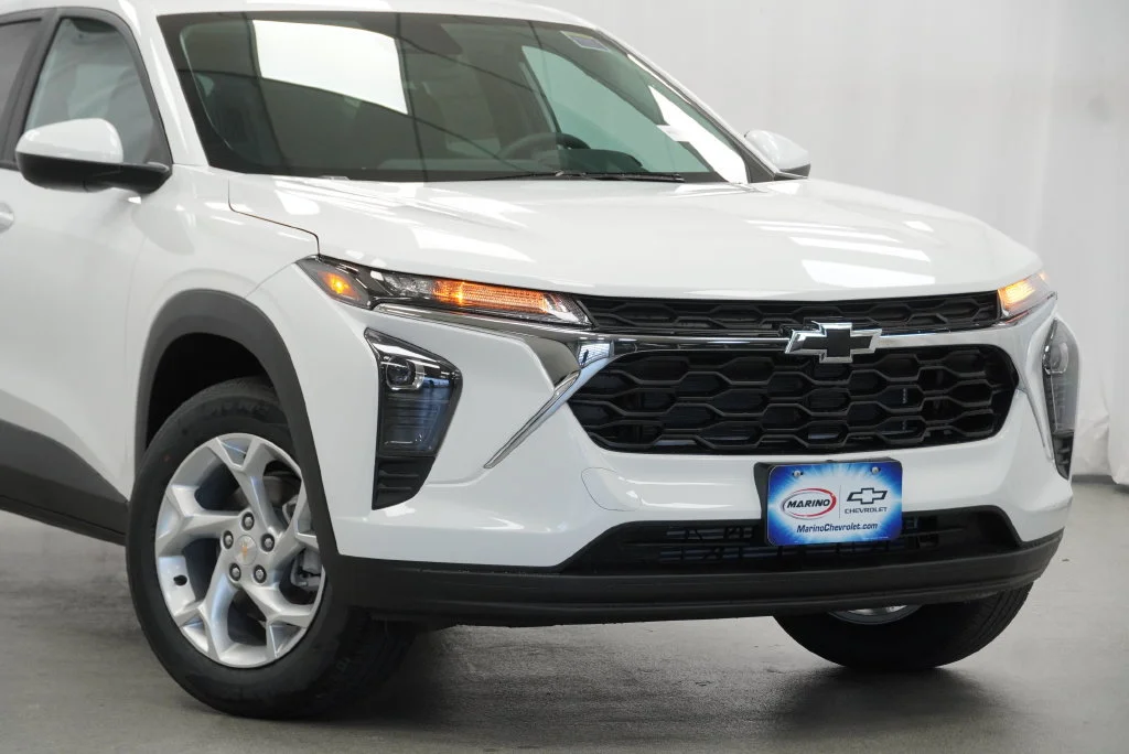 New 2026 Summit White Chevrolet LS image 7
