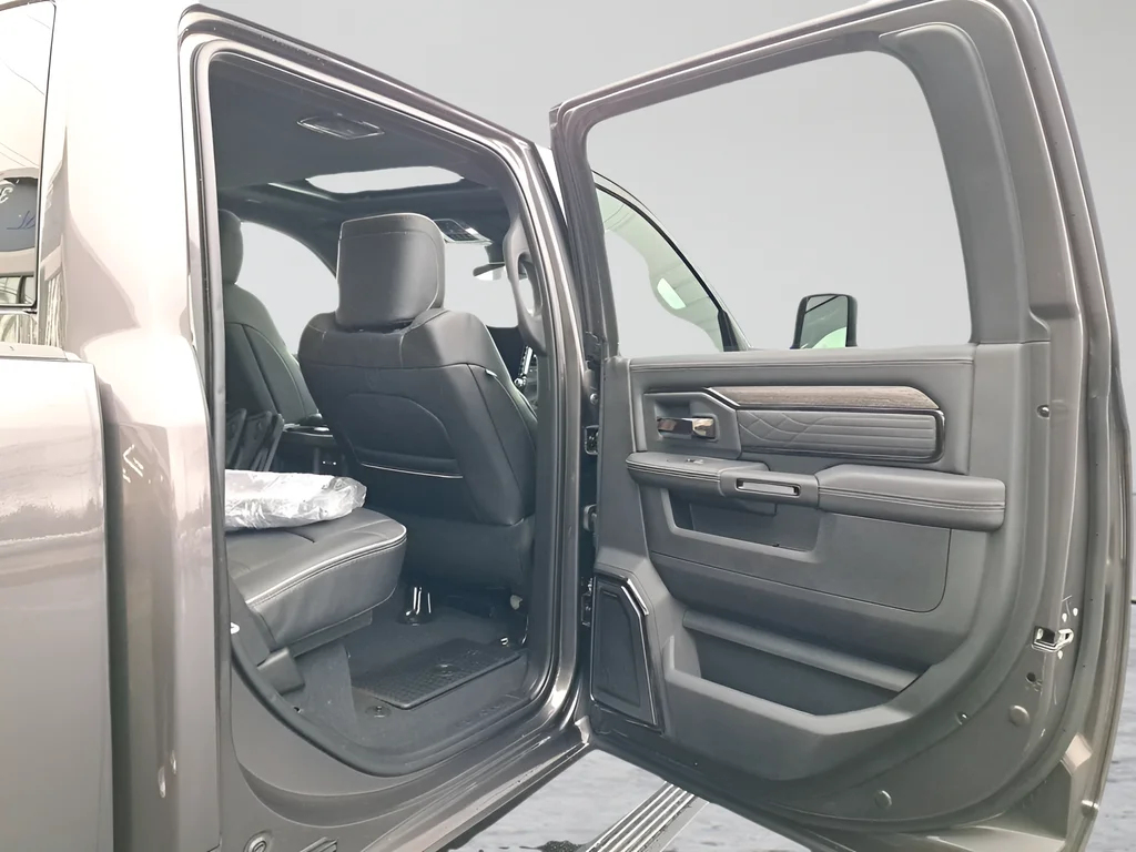 2026 RAM 3500 Limited - Photo 13
