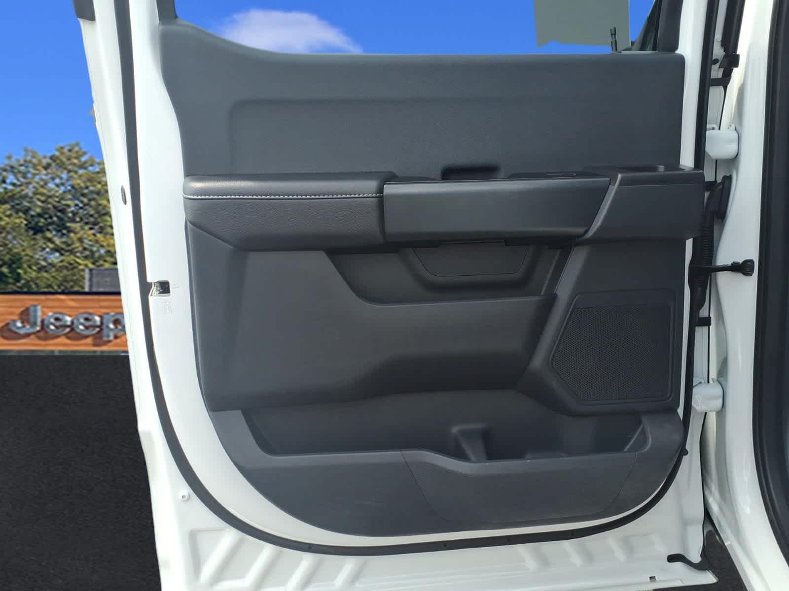 Used 2024 Oxford White Ford STX image 27