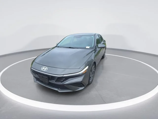 Used 2024 Gray Hyundai Limited image 3