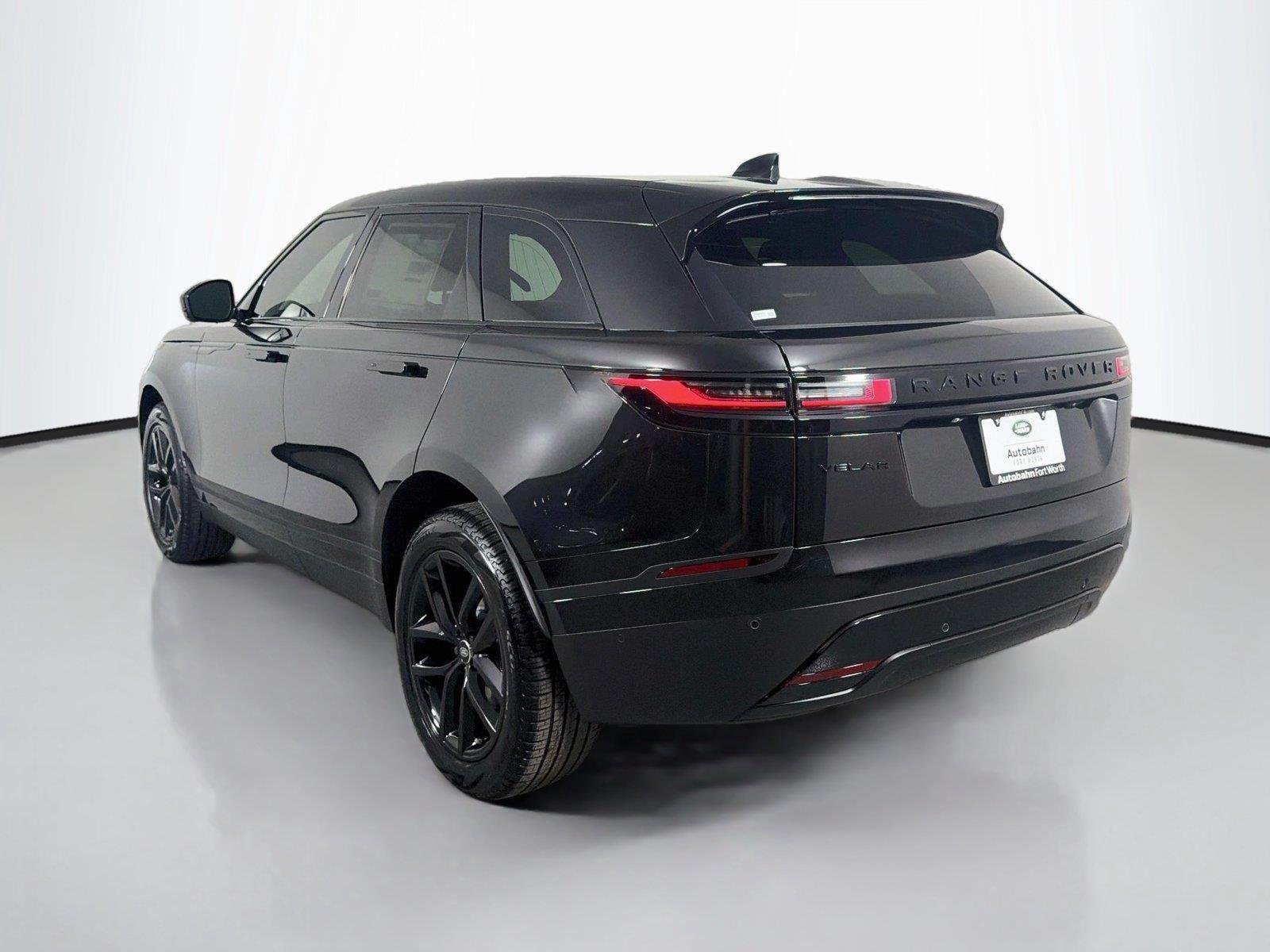 New 2026 Santorini Black Land Rover S image 7